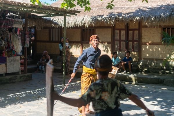 peresean sebagai daya tarik wisata