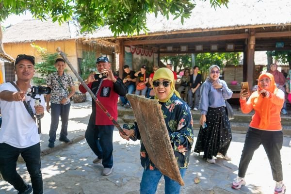 wisata peresean desa sade lombok