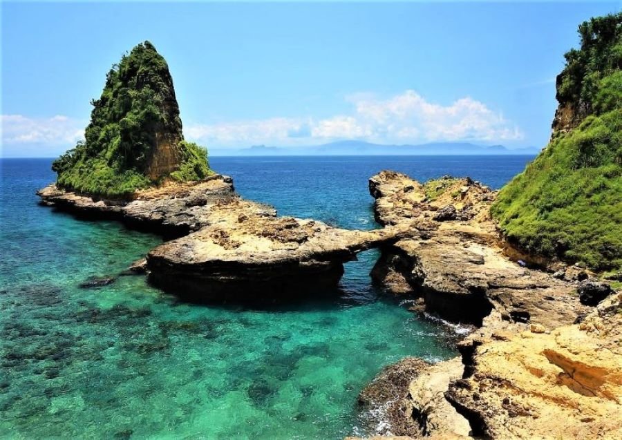 pantai di Lombok Timur