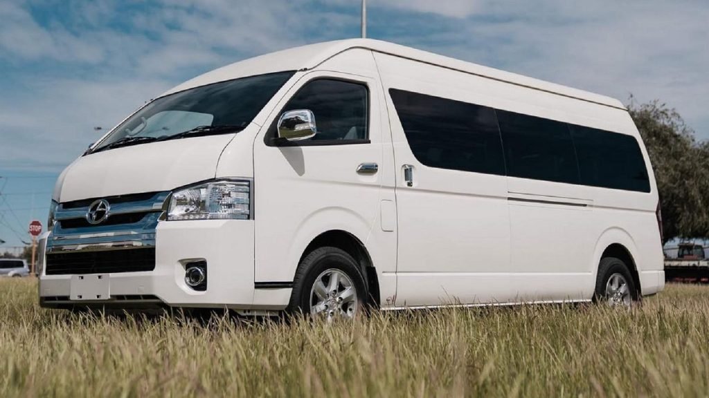 sewa mobil Hiace terdekat