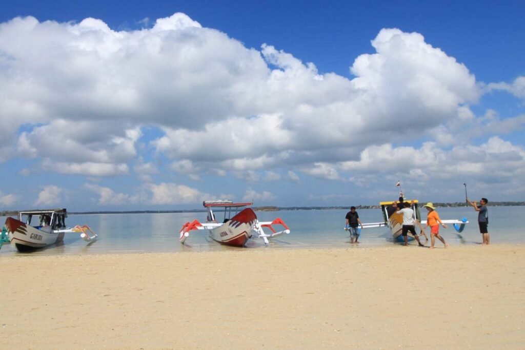 Pantai Tanjung Luar Lombok Timur