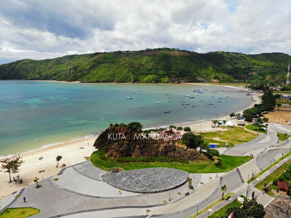 Pantai Kuta Lombok