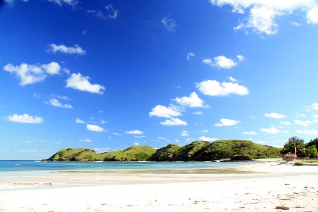 Pantai Tanjung Aan Lombok