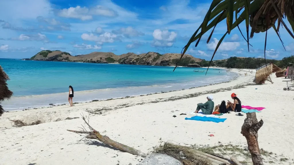 Pantai Tanjung Aan Lombok