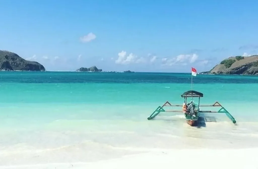 Pantai Tanjung Aan Lombok