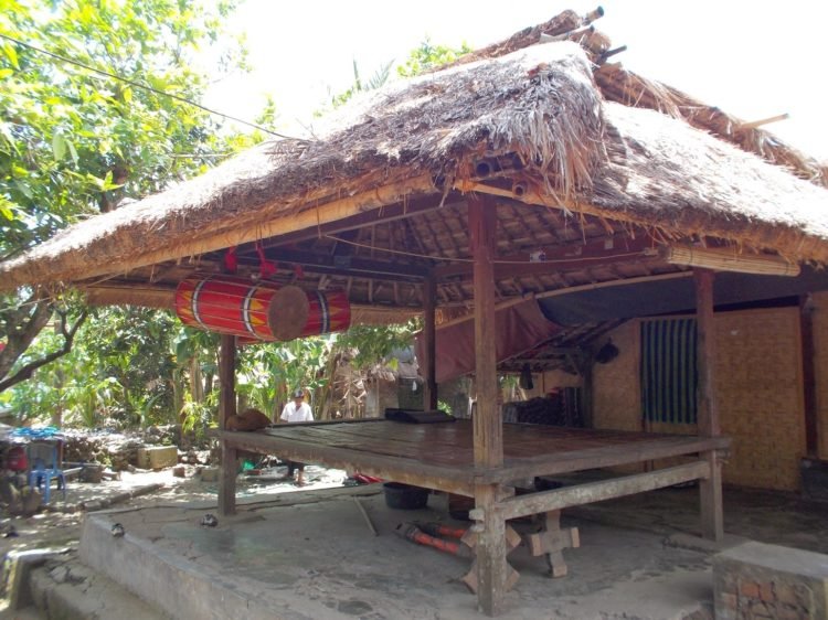 rumah adat Mataram