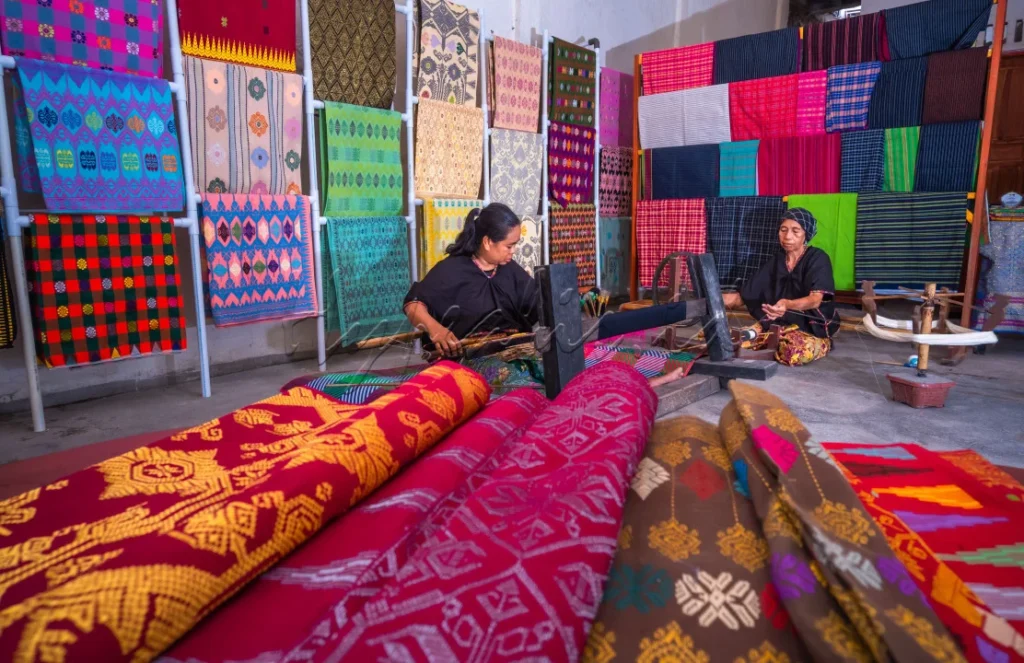 kain tenun khas Lombok