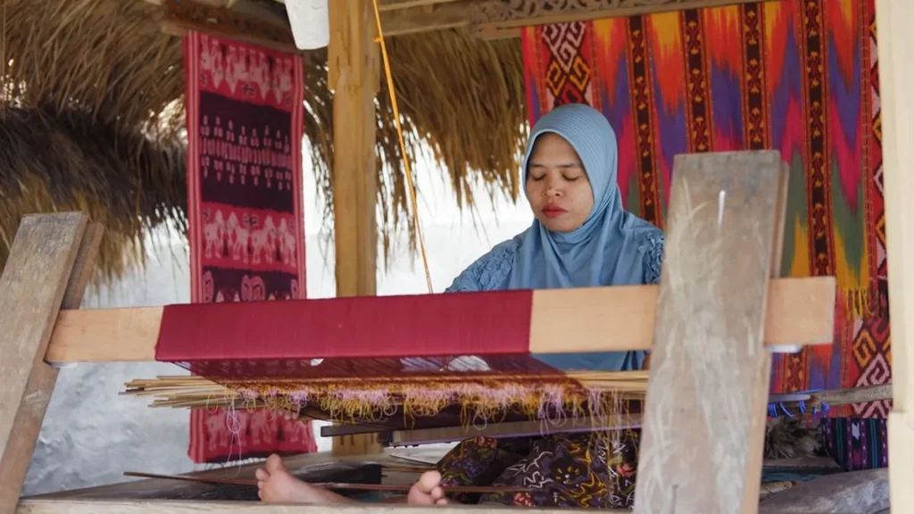 kain tenun khas Lombok