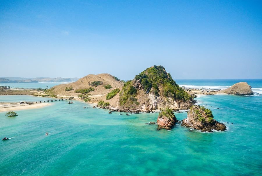 Pulau Lombok terkenal dengan