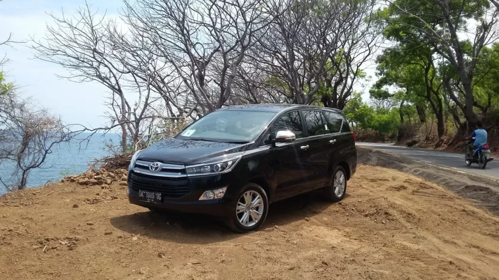 Rental mobil Innova Reborn