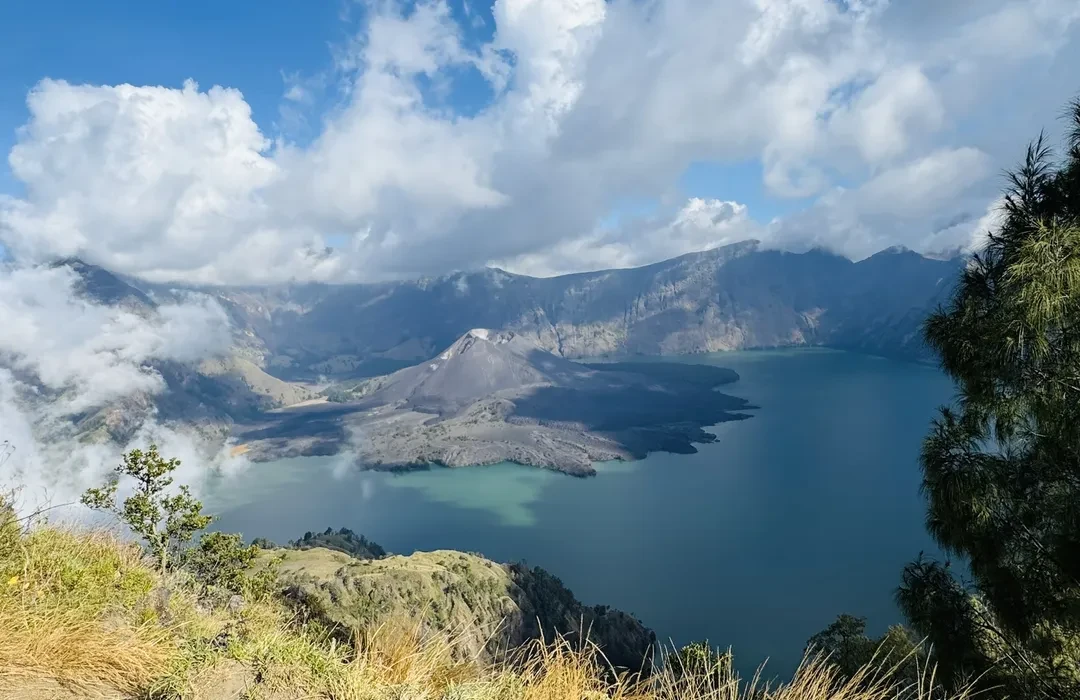hiking Rinjani