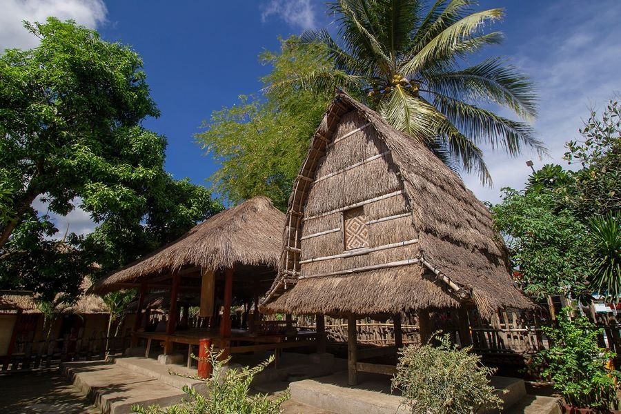 rumah adat Sasak Lombok