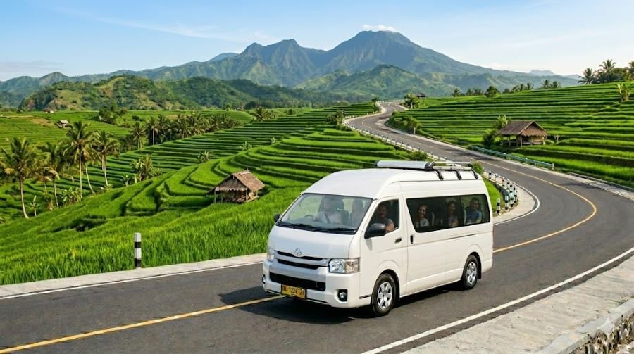 sewa mobil Toyota Hiace