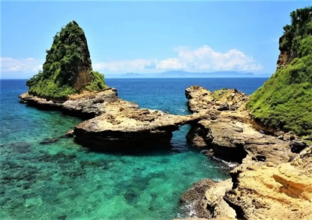 Pantai Tanjung Bloam