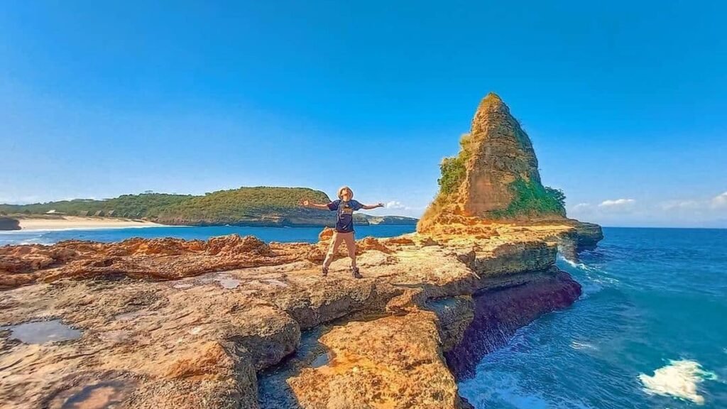 Pantai Tanjung Bloam