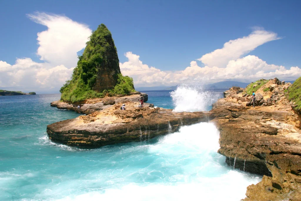 Pantai Tanjung Bloam