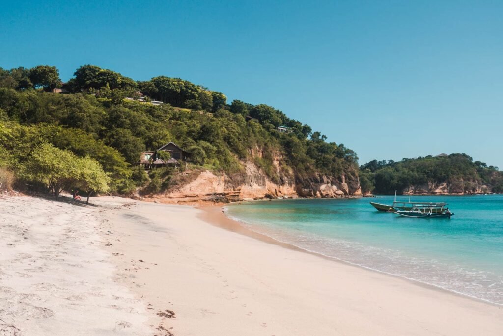 Pantai Planet Lombok Timur