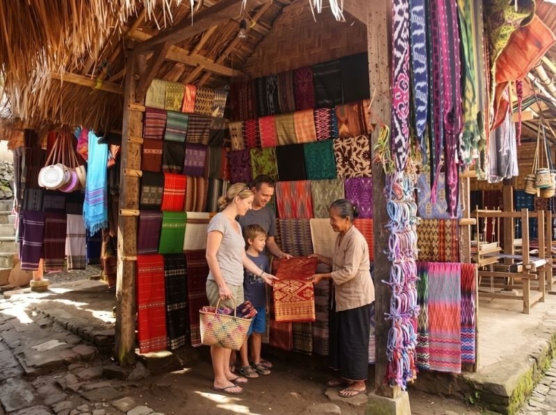 Kain Songket Lombok Cocok untuk Oleh Oleh