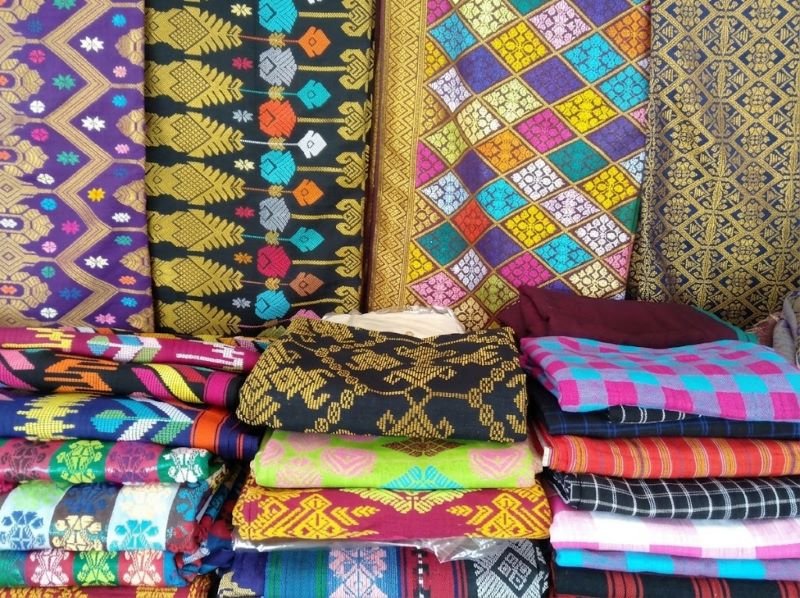 Kain songket Lombok