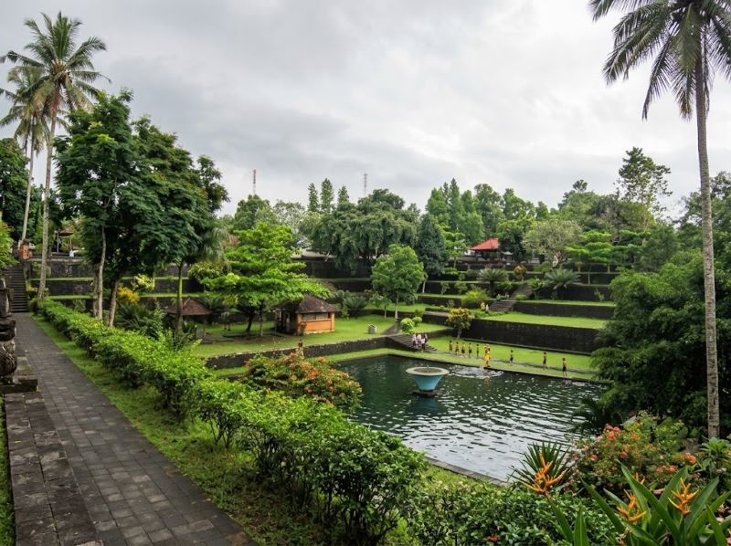 Wisata Taman Narmada Lombok