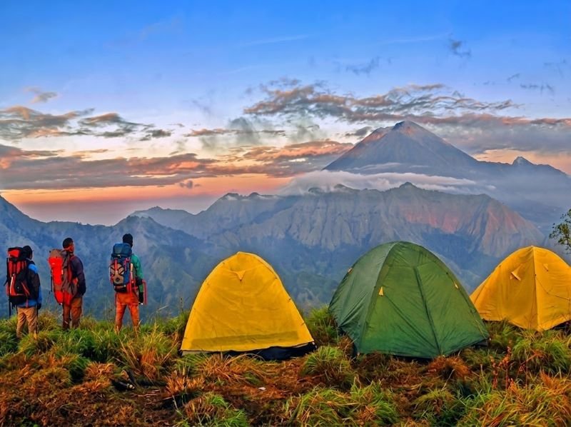 trekking dan camping Bukit Nanggi
