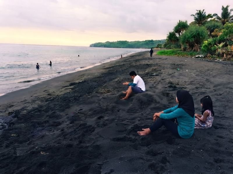 wisata Pantai Gading Lombok