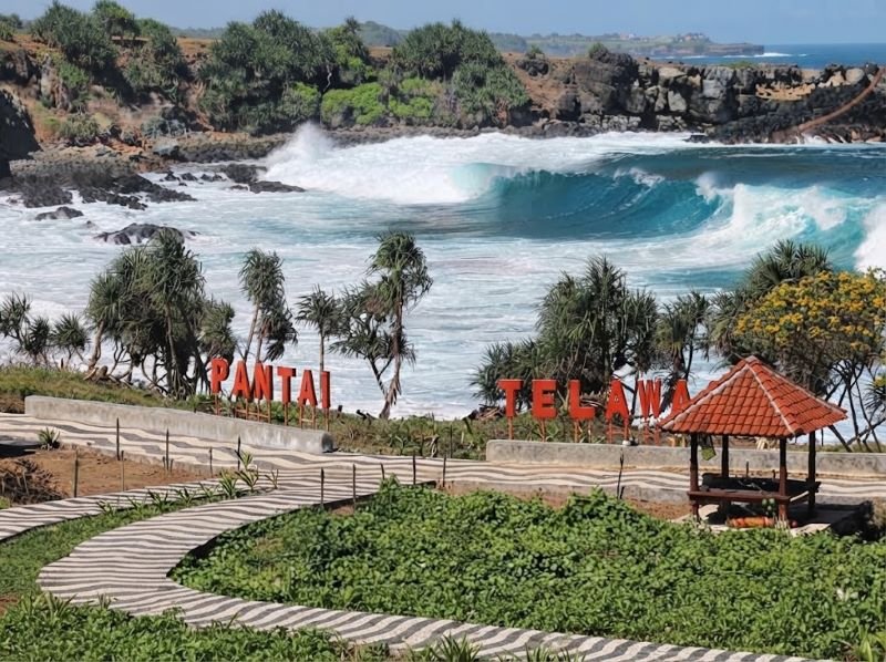 wisata Pantai Telawas