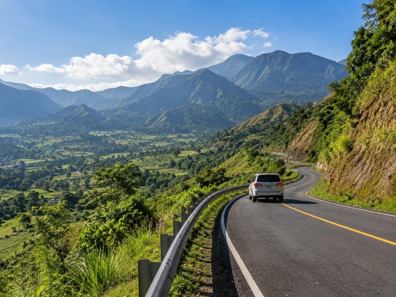 Perjalanan menuju kawasan Sembalun melalui jalan pegunungan Lombok