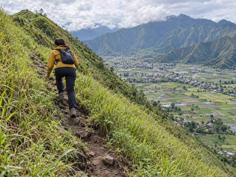 jalur pendakian Bukit Pergasingan di Sembalun